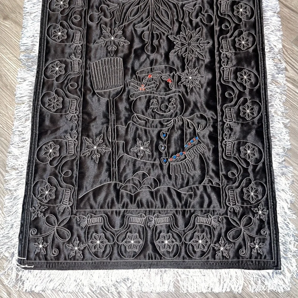 Christmas Beautiful Snowman Table Runner‎